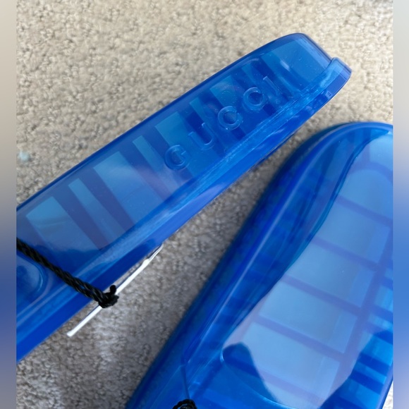Gucci men’s blue clear, rubber slides NWT - Picture 4 of 8